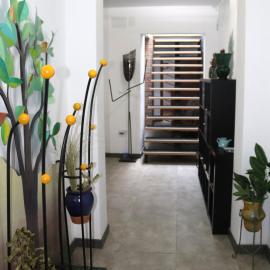Casa llena de vida con patio y terraza