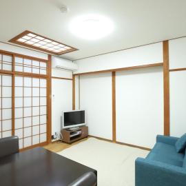 Viesnīca HAT Sanjo M 7min walk from JR Nara St 三条M 奈良駅徒歩7分の一軒家貸切 pilsētā Nara