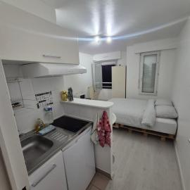 Studio a Suresnes, hotel Suresnes-ben