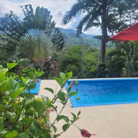 RICHYSTORE and Luna Nueva Summer House, hotel u gradu 'Villeta'