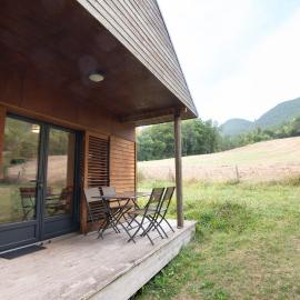 Gîte Chalet 4 pers. - Camping Les Berges du Bramont โรงแรมในSaint-Bauzile