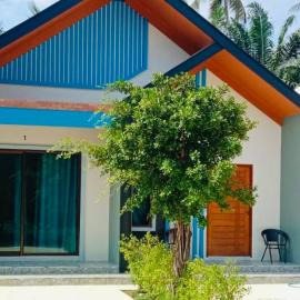 Marine Resort มารีน รีสอร์ต, hotel sa Ban Hin Sam Kon