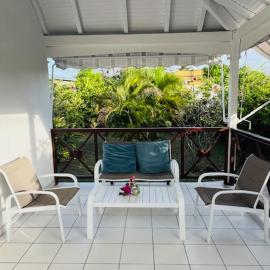 Villa Sous le Manguier-Anse Bertrand 5min plage、Anse-Bertrandのホテル