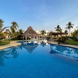 New Modern Acapulco Diamante House Getaway with Pool View and Beach Club, hotel in Acapulco