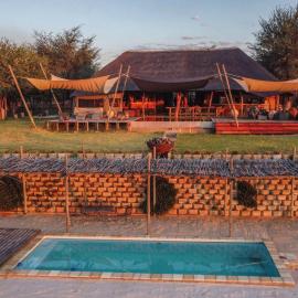 Kazondwe Camp and Lodge, khách sạn ở Kongola