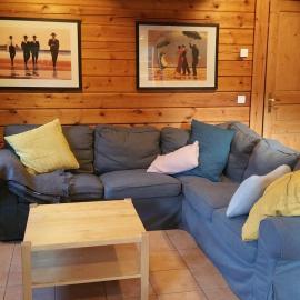 Chalet rustique près des pistes avec WiFi, 7 chambres pour 14 personnes, Hotel in La Tania
