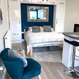 The Hideaway - cosy self-contained studio