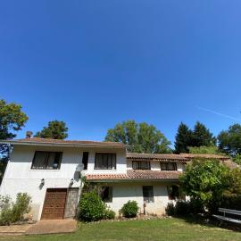 Casa amplia con piscina y quincho, viešbutis mieste Konsepsjonas