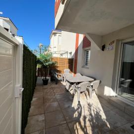 Superbe T2 climatisé avec terrasse & piscine avec accès direct à la mer