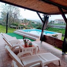Casa Vacanze Janas, hotel en Ruinas