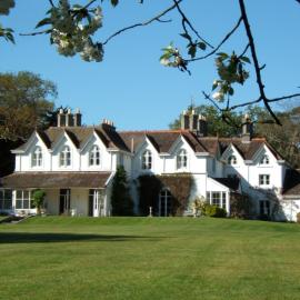 Hollybank House, מלון באמסוורת'
