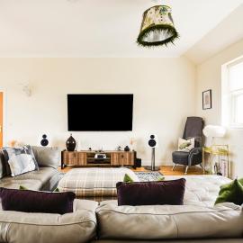 Luxury Seaview Gated Penthouse located near Edinburgh by Urban Haggis Stays, hotel in Kirkcaldy