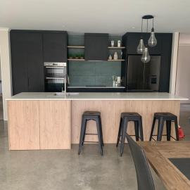 Modern and Spacious 4 bedroom Home only 2yo, hotel u gradu Nju Plimut