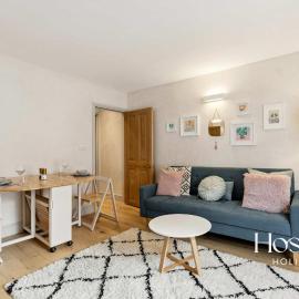 Central Henley Apartment with Air Conditioning