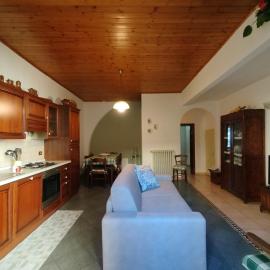 Casa Laura – hotel w mieście Chianni