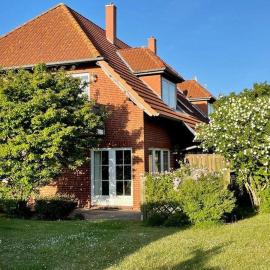 FeWo-mit-Terasse-u-Garten-am-Golfplatz, hotel a Wulfen auf Fehmarn