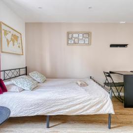 Abelia-Confort et Sérénité au coeur de la ville, hotel in Palaiseau