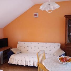 Apartmani Laura, hotel in Kamenari