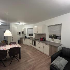 Moderne Ferienwohnung Green Garden mit Garten und Stellplatz, hotel a Bremerhaven