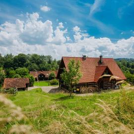 Zagroda Magija Bieszczady, hotel en Orelec