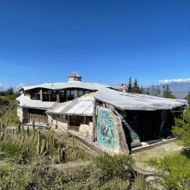 Peaceful Retreat in Nature Offgrid EcoVillage, hotel Malchinguí városában