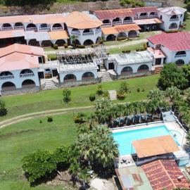 Apartamento equipado, con amplia piscina, ξενοδοχείο σε Paquera