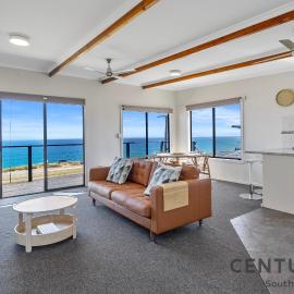 See-Sea House - Sellicks Beach - C21 SouthCoast Holidays, hotel in Sellicks Beach