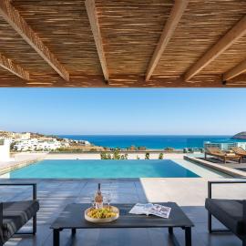 Villa Rocabella with heated pool & jacuzzi in Lindos, Hotel in vlicha