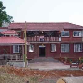 Vanvarsha Resort, хотел в Chandoli