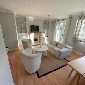 3-Bed Apart Sleeps 5 w Garden Parking & Pets Ok