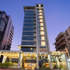 Royal Continental Hotel, hotel en Dubái