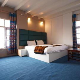 ApriQuince Lodge, hotelli kohteessa Tangmarg