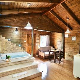 בקתות ספיר – hotel w mieście Kallanit