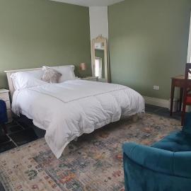 Apartment-Sleeps2-Parking-Garden-Patio