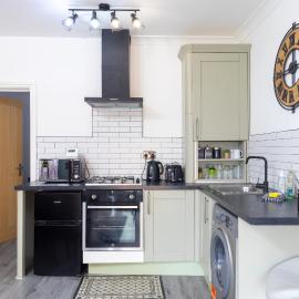 Flat 1L, Willow Brook, Private Parking, WiFi, Smart TV, hotel u gradu Bedvort