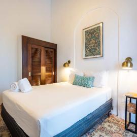 150 Sol by Stay with Bear, hotel em San Juan