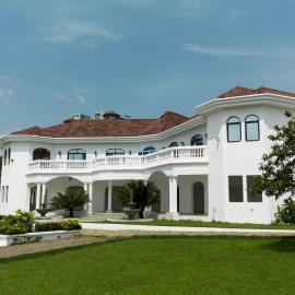 Les Jardins de René Hébergements, hotelli kohteessa Yaoundé