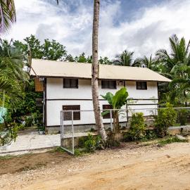 3 BR Native House at Port Barton Center, hotel in San Vicente
