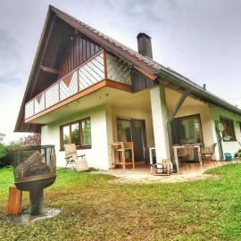 Traumhaus im Grünen, hotelli kohteessa Calw