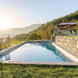 Sea-View Retreat - Pool, Tavern, Fireplace