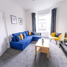 Huge 5 Bedroom Home - Great for Contractors, hotel in Pallion