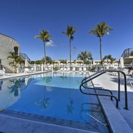 Lanai & Beach Gear: Casa Bella Condo 5 Mi to Sand!, hotel in Fort Myers