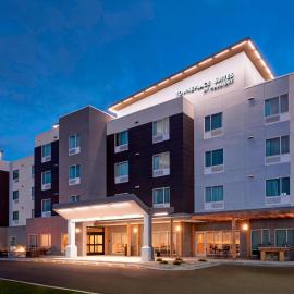 TownePlace Suites by Marriott Grand Rapids Airport, хотел в Гранд Рапидс