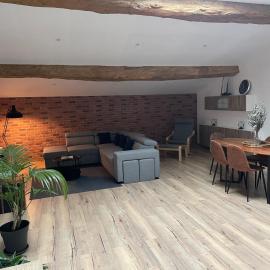 Industrial Lodge 85m² - Loft avec extérieur, hotel in Revel