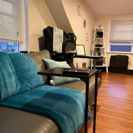 Charming NYC apt near UBS and Belmont Park Village, hotel en Elmont