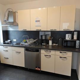 IaM 100 Qm 7 Betten ,Schlafcouch, mit Balkon, Küche, 3 Schlafzimer, 2 Badezimmer