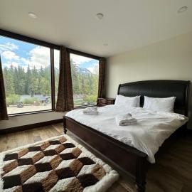 River Safari Mountain View Suite, hotel em Blue River