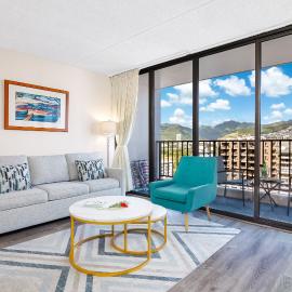 Waikiki condo with lanai & beach access