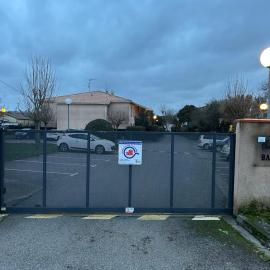 Appartement deux chambres jardin parking, hotel in Portet-sur-Garonne