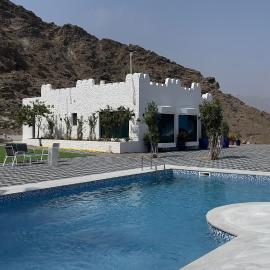 Greek Private Farmhouse Pool BBQ استراحه يونانية خاصه，Sharm的飯店